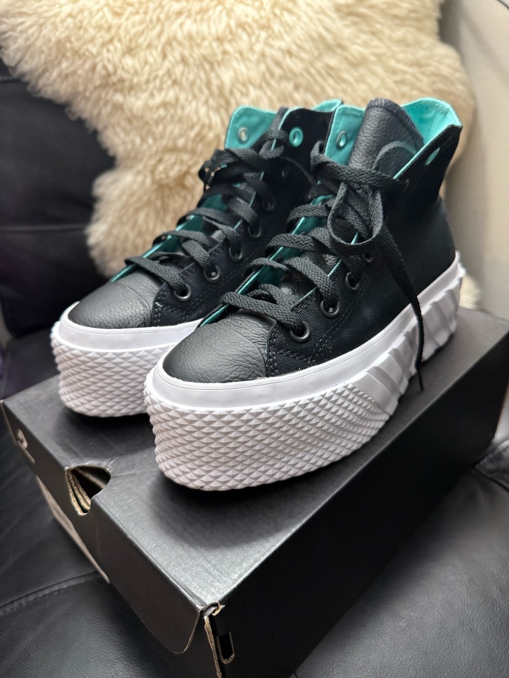 EUC Converse CTAS Lift 2X Hi platform sneaker Wmns 6.5 - Picture 2 of 10